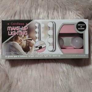 Cordless Make-Up Lighting